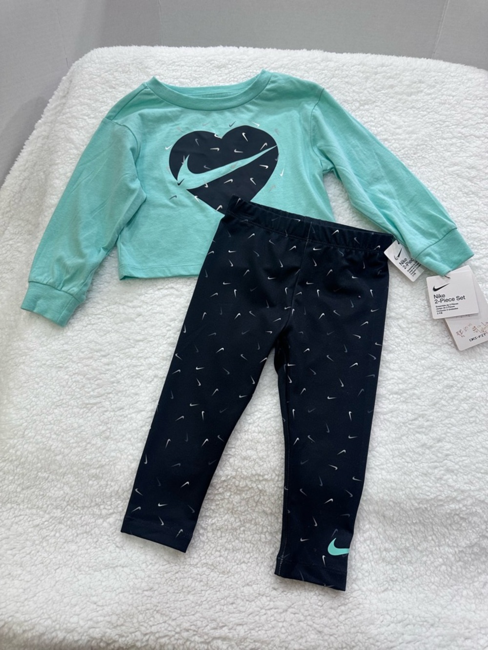 Nike Girls Mint and Navy Leggings Set